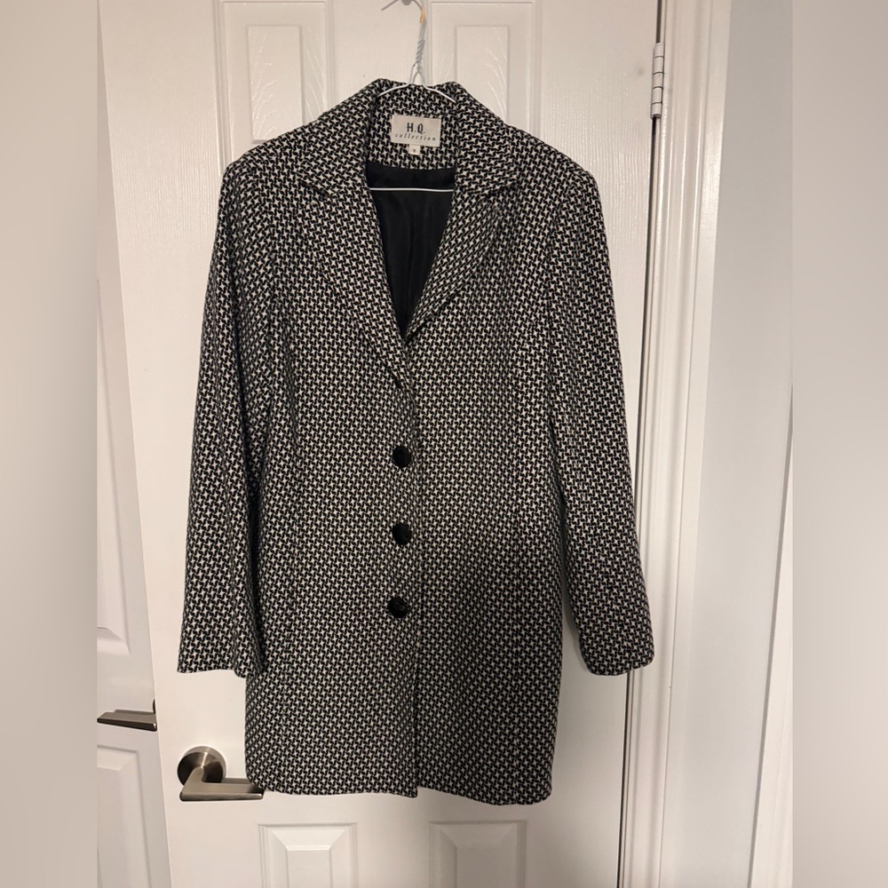 HQ brand new coat size 6